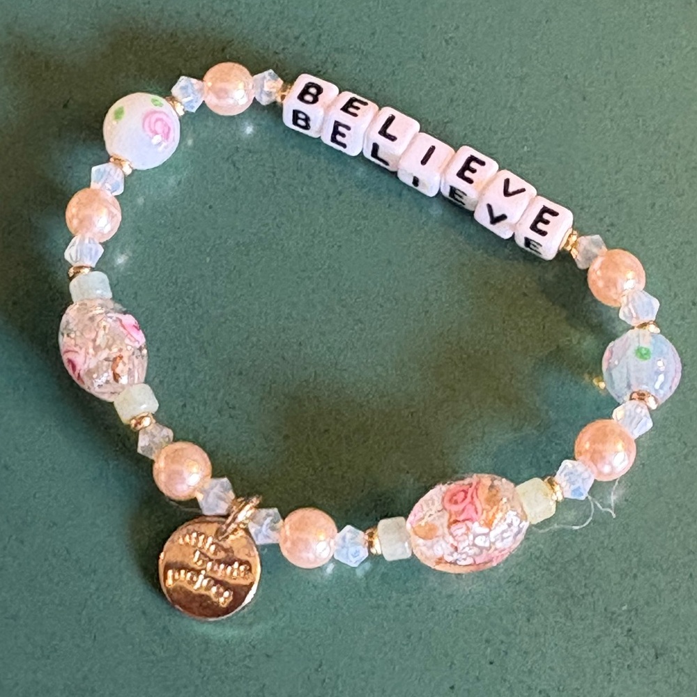 NEW Little Words Project 2 Beaded Floral Bracelets LOVELY & BELIEVE Pink Lilac - Picture 5 of 6